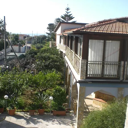 Bouganville Apartment San Leone