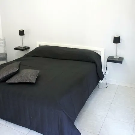 Bouganville * San Leone