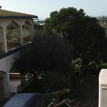 Bouganville Apartman San Leone