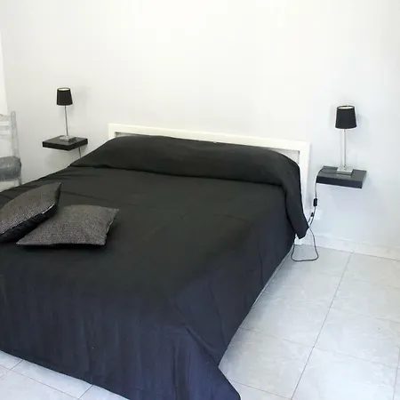 Bouganville * San Leone